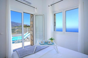 Beautiful Villa with Sea View - Sleeps 2-6 - Travel Cot Included